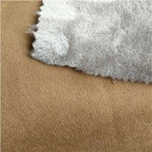 Faux Suède met bontstof